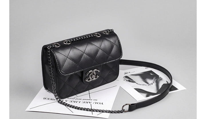 Luxury Quilted Leather Crossbody Bag – Premium Imported Collection - Image 4