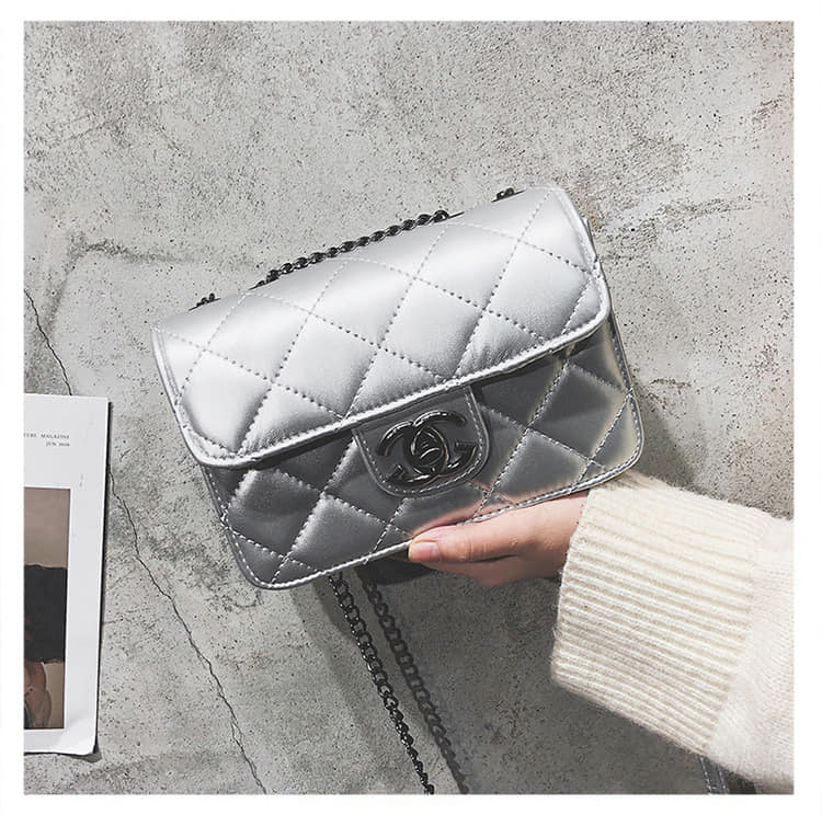 Luxury Quilted Leather Crossbody Bag – Premium Imported Collection - Image 3